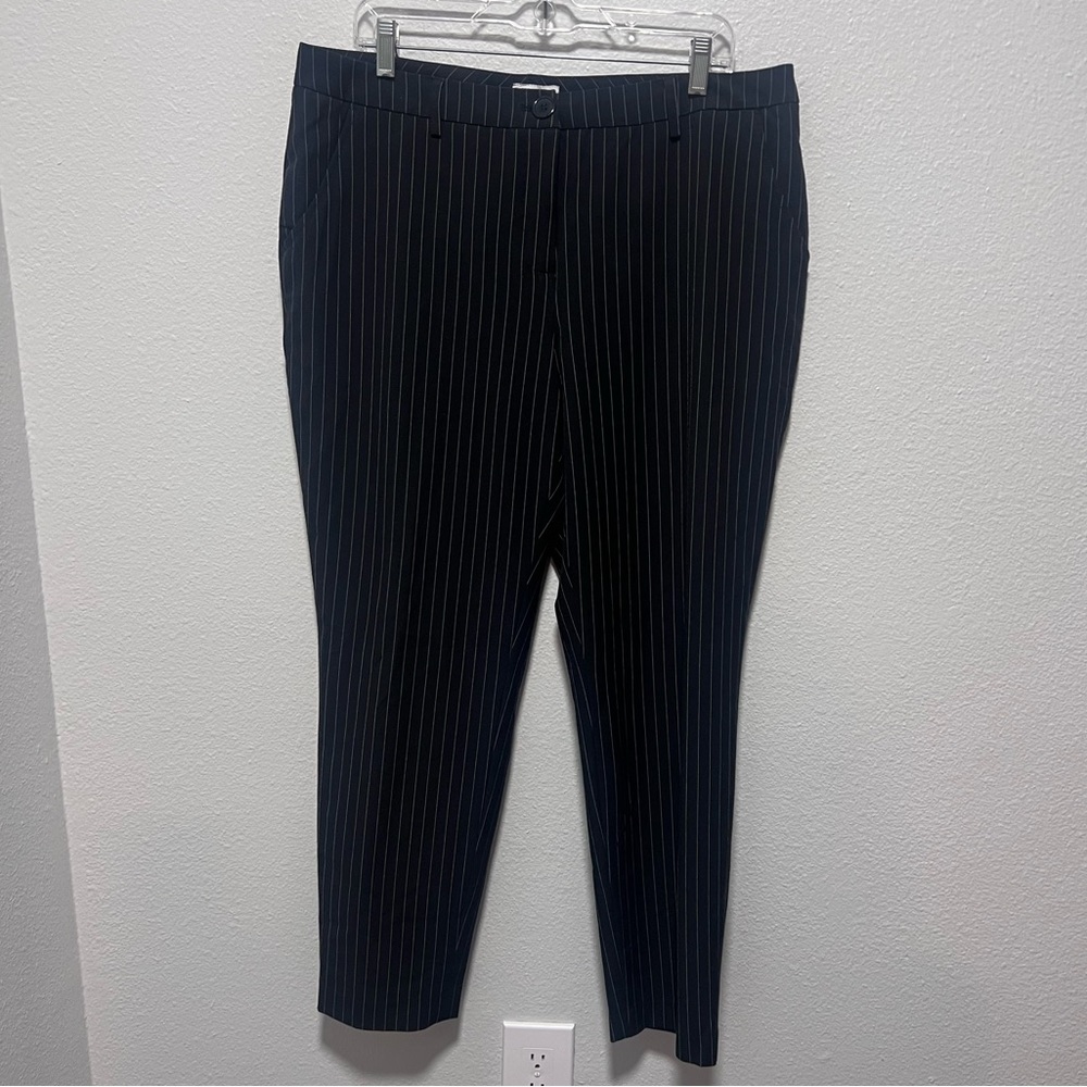 Monroe & Main Black White Pinstripe Slacks Size 14